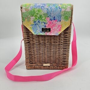 LILLY PULITZER Cheek To Cheek Wicker Wine Carrier with Strap Multi-color/ Pink